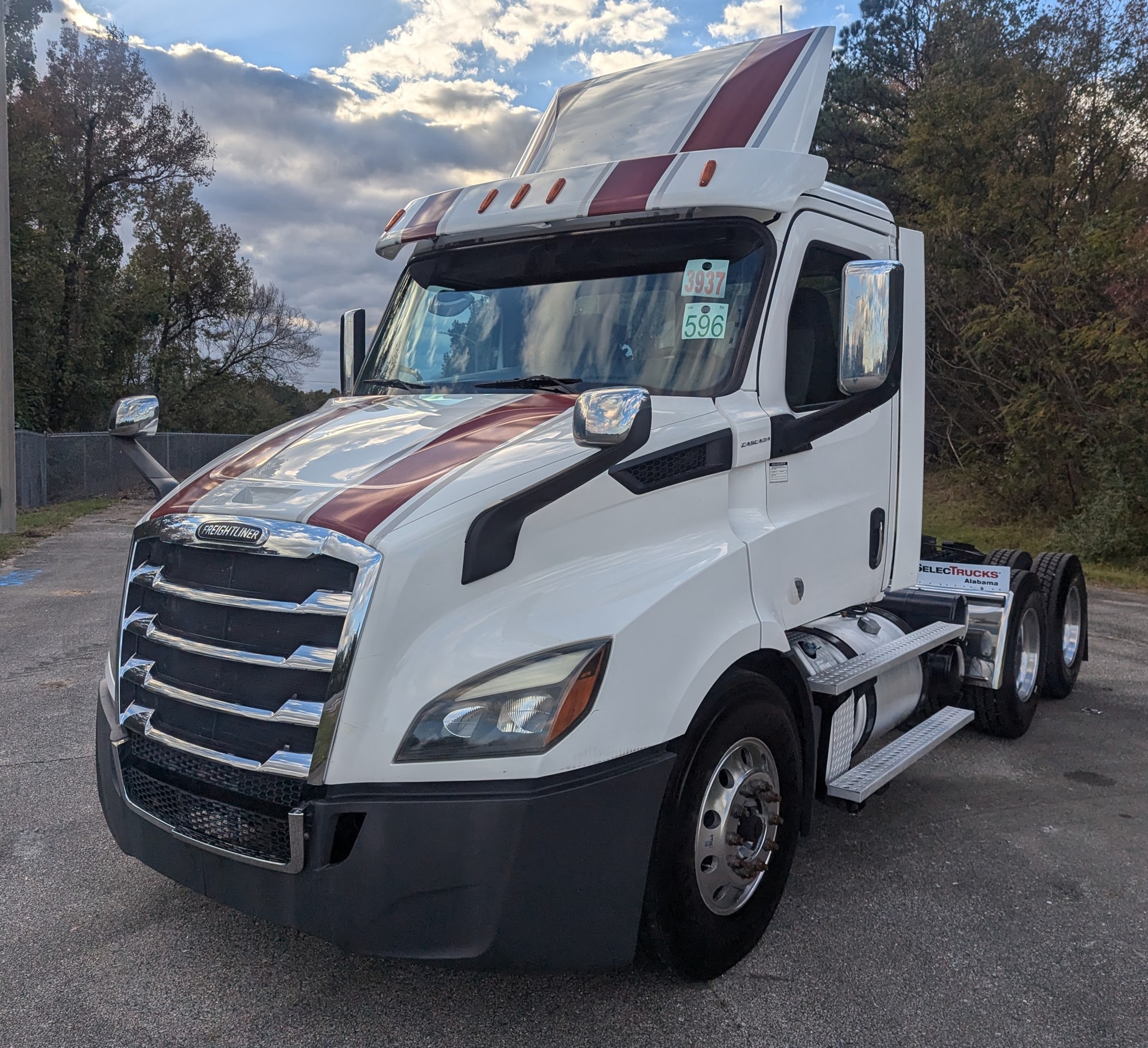 2019 FREIGHTLINER Cascadia 116