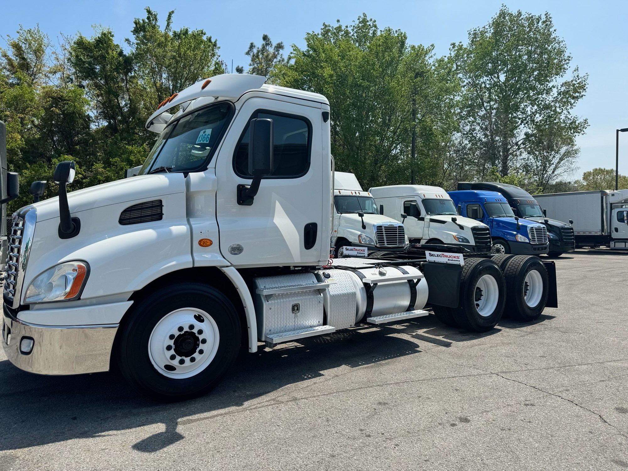 2020 FREIGHTLINER CA113 Cascadia