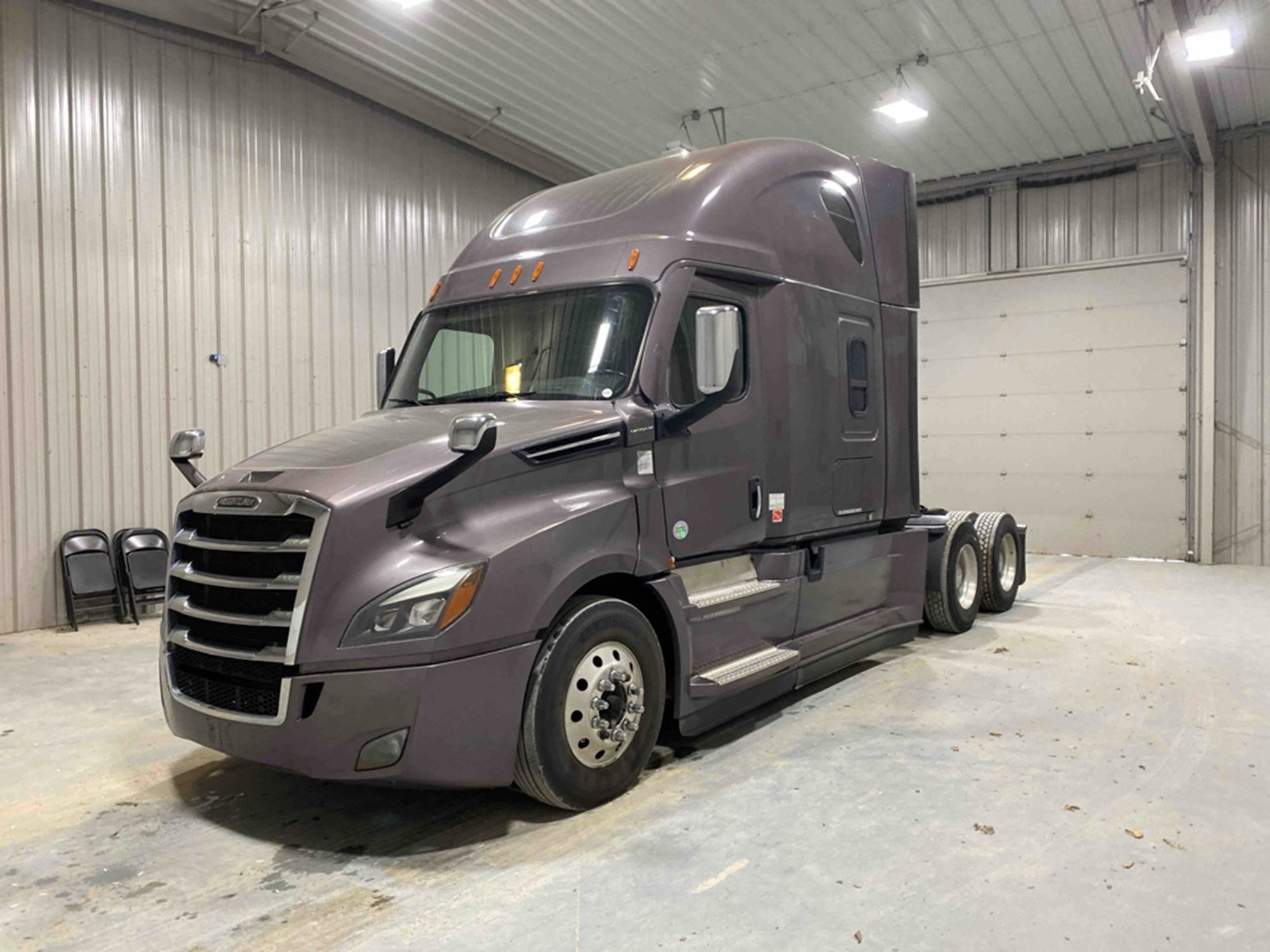 2020 FREIGHTLINER CA126SLP