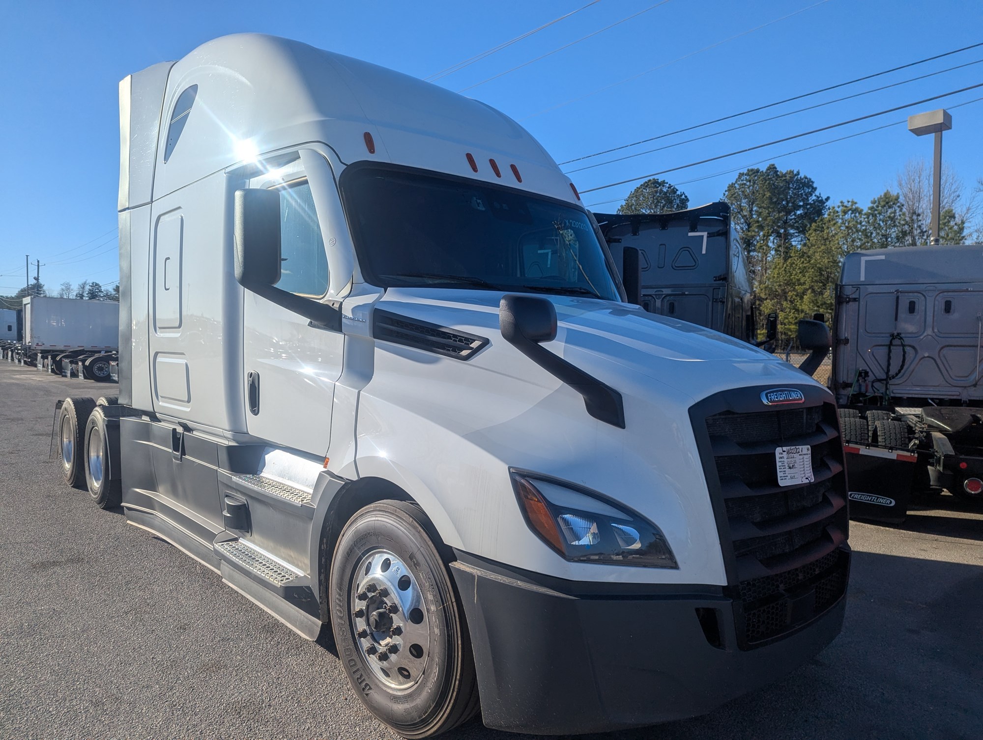 2023 FREIGHTLINER CA126SLP