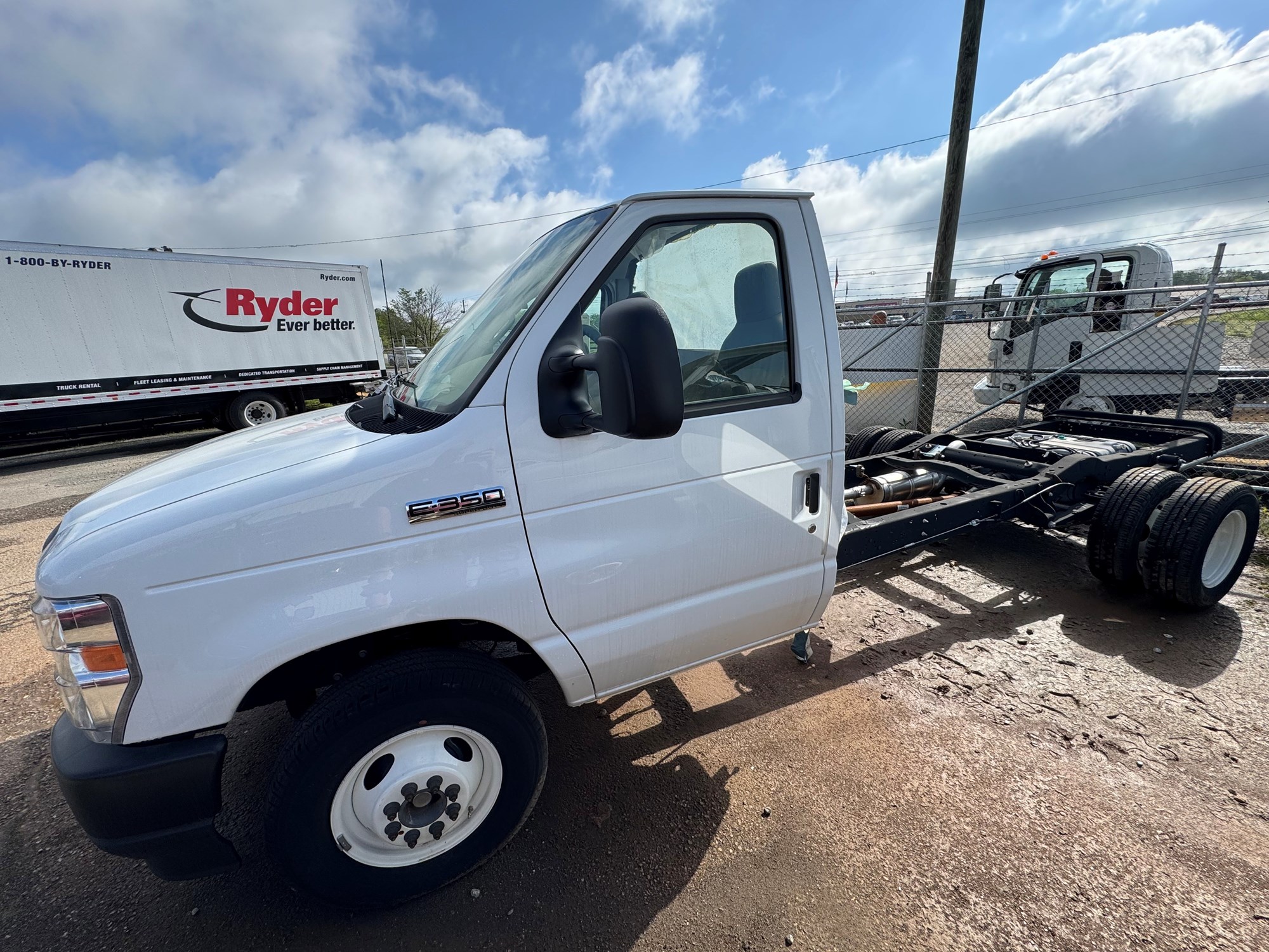 2024 Ford E-350