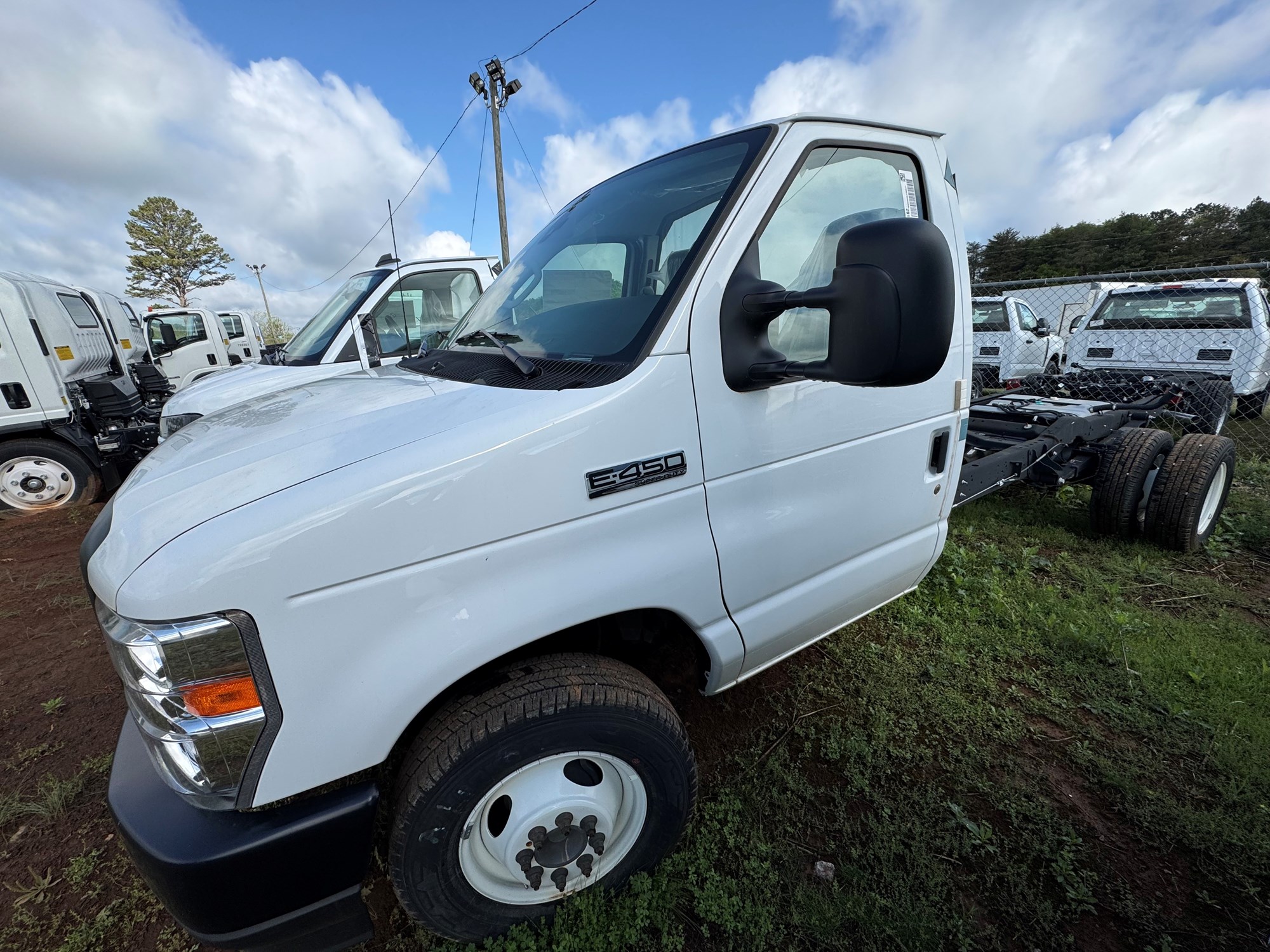 2024 Ford E-450