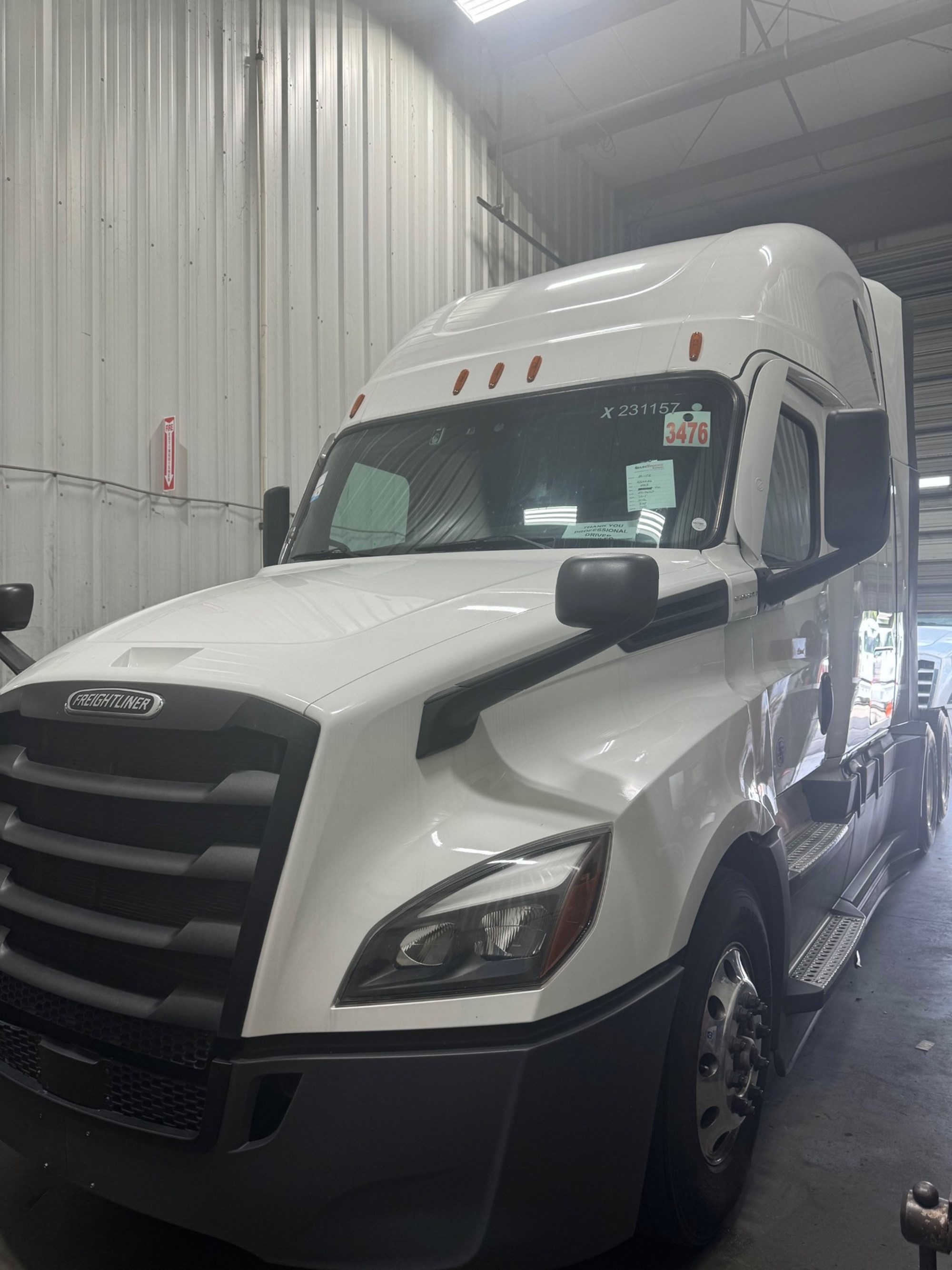 2023 FREIGHTLINER CA126SLP