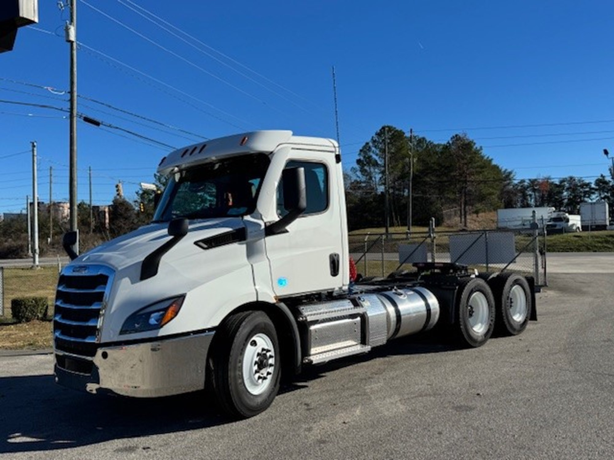 2025 FREIGHTLINER CA 116DC