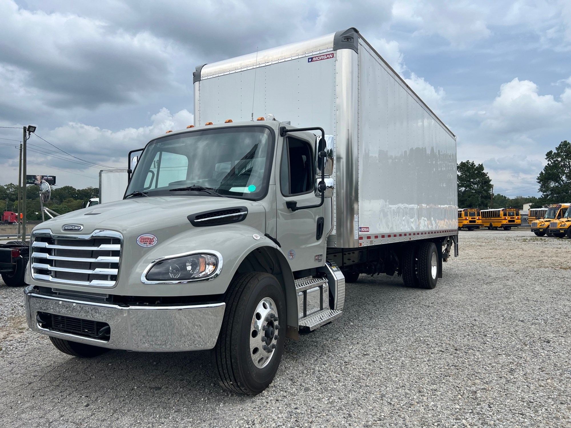 2025 FREIGHTLINER M2 106