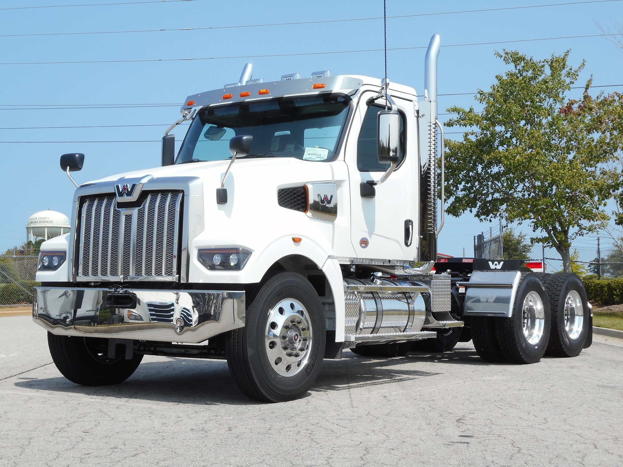 2025 WESTERN STAR 49X