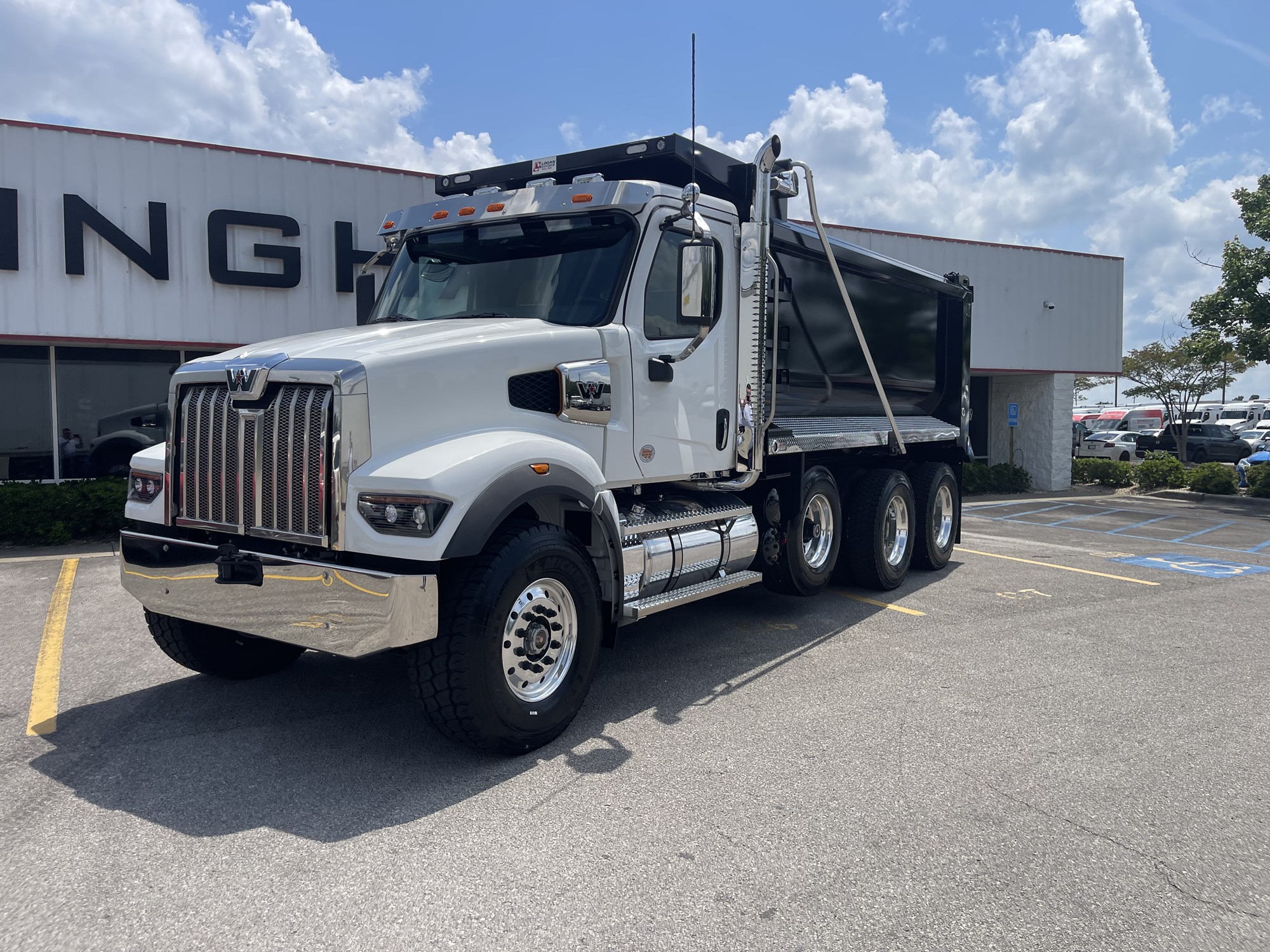 2025 WESTERN STAR 49X