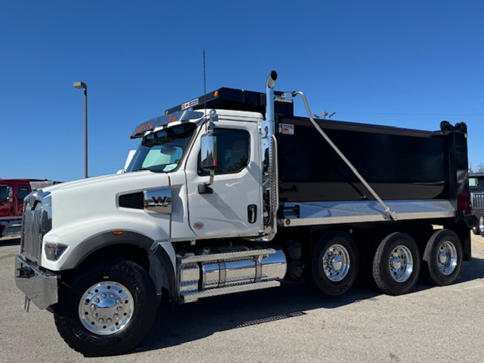 2025 WESTERN STAR 49X