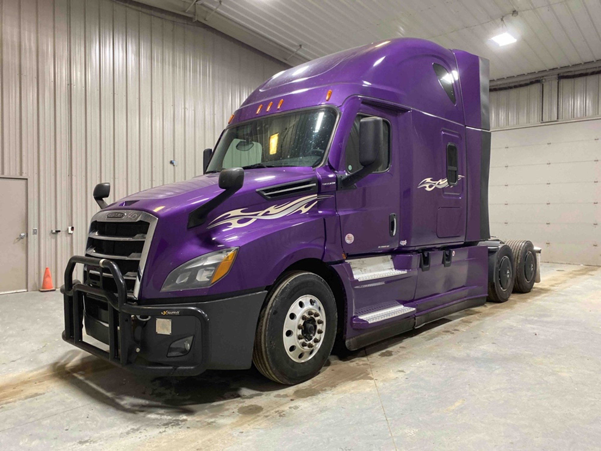 2021 FREIGHTLINER CA126SLP