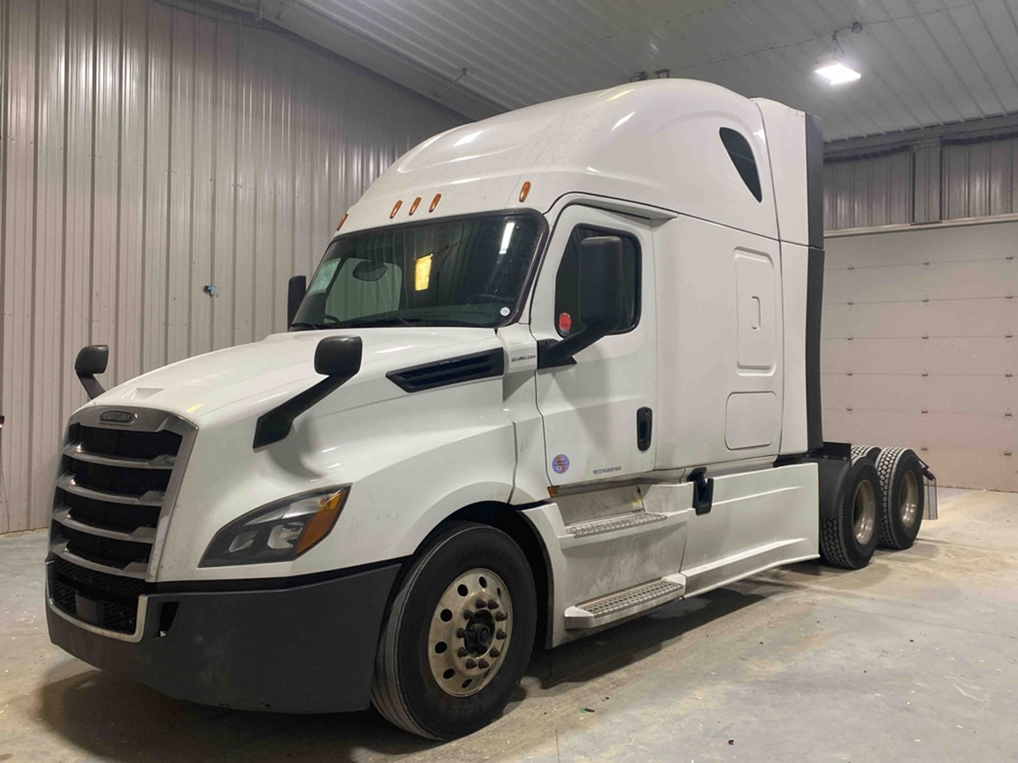 2020 FREIGHTLINER CA126SLP