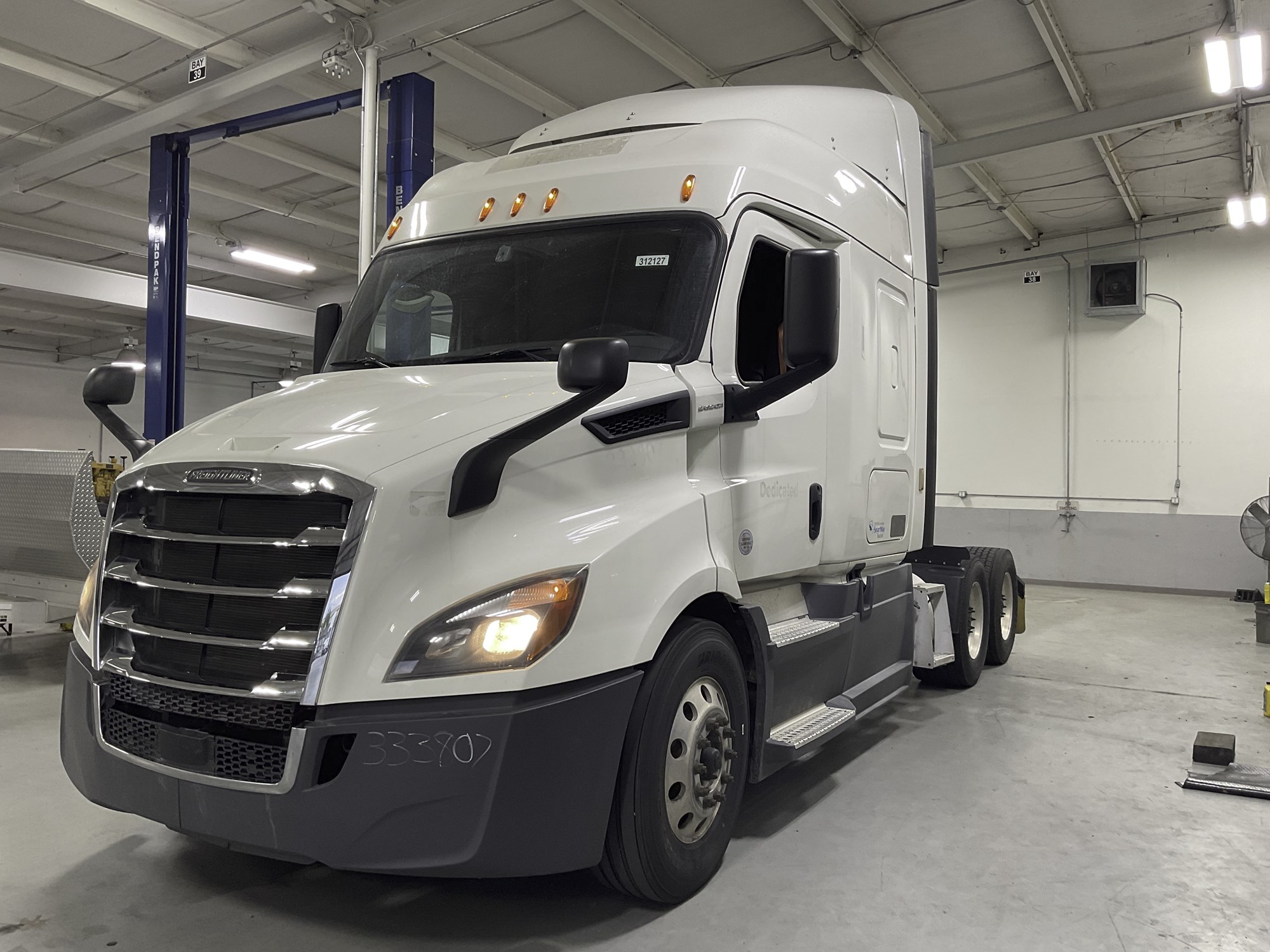 2019 FREIGHTLINER CA 116SLP