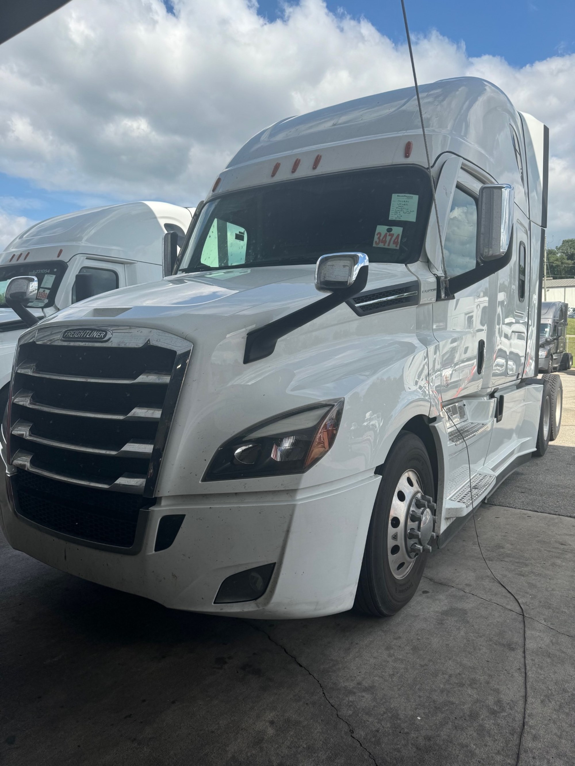 2021 FREIGHTLINER CA126SLP