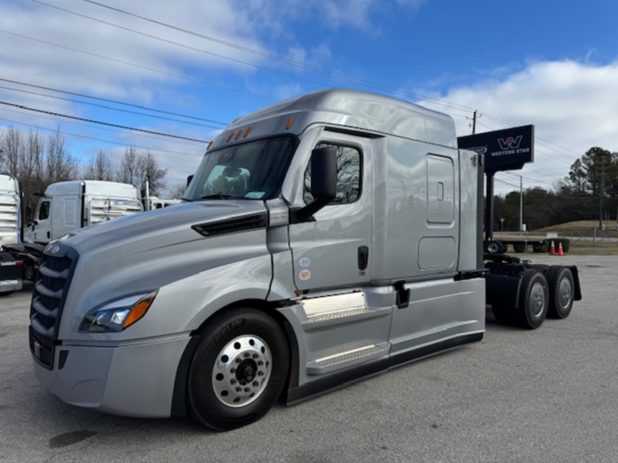 2025 FREIGHTLINER PT126SLP