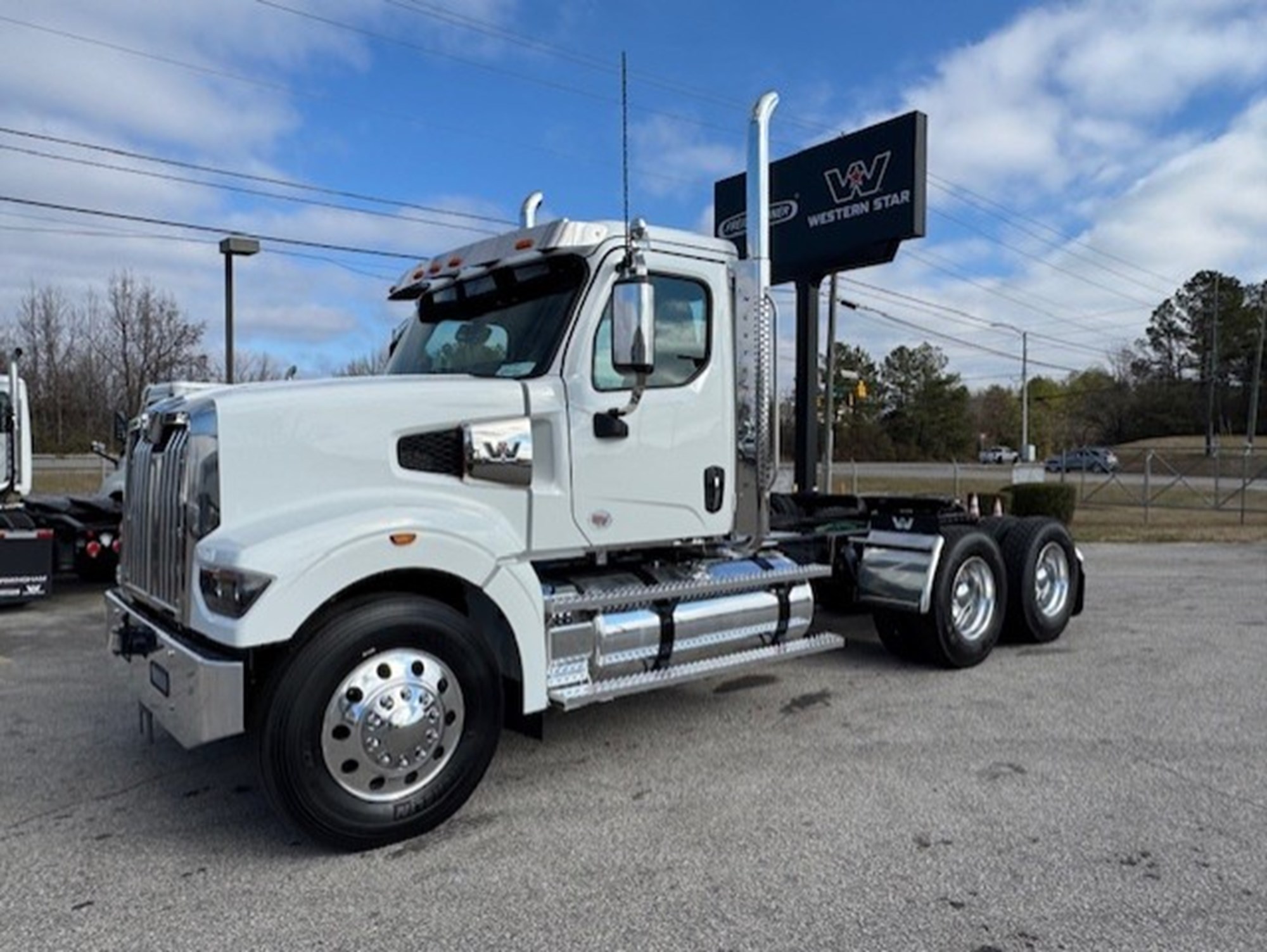 2025 WESTERN STAR 49X