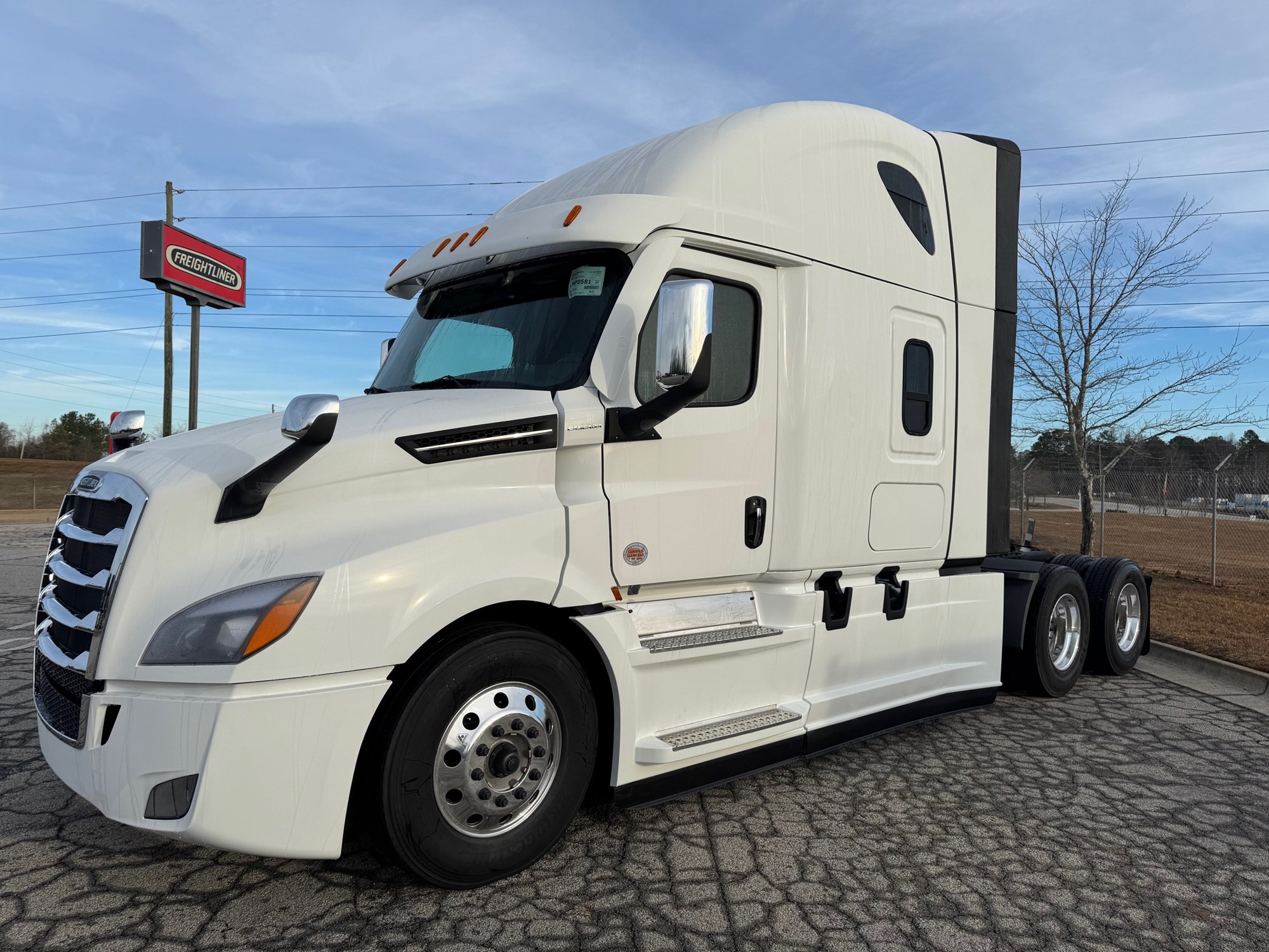 2025 FREIGHTLINER CA126SLP