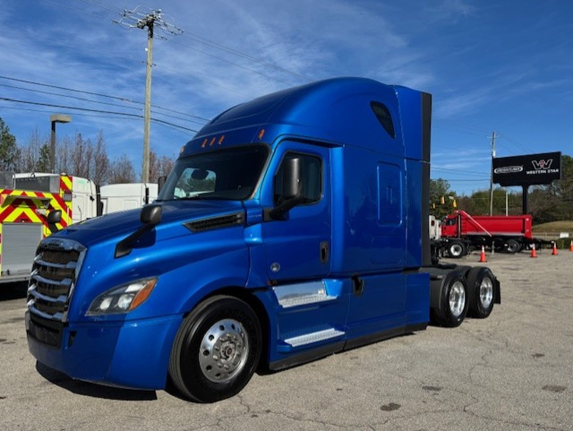 2020 FREIGHTLINER CA126SLP