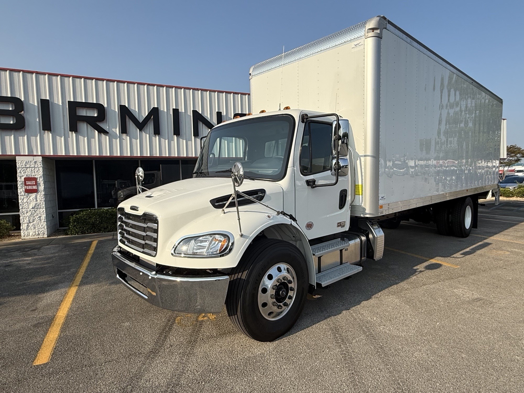 2026 FREIGHTLINER M2106