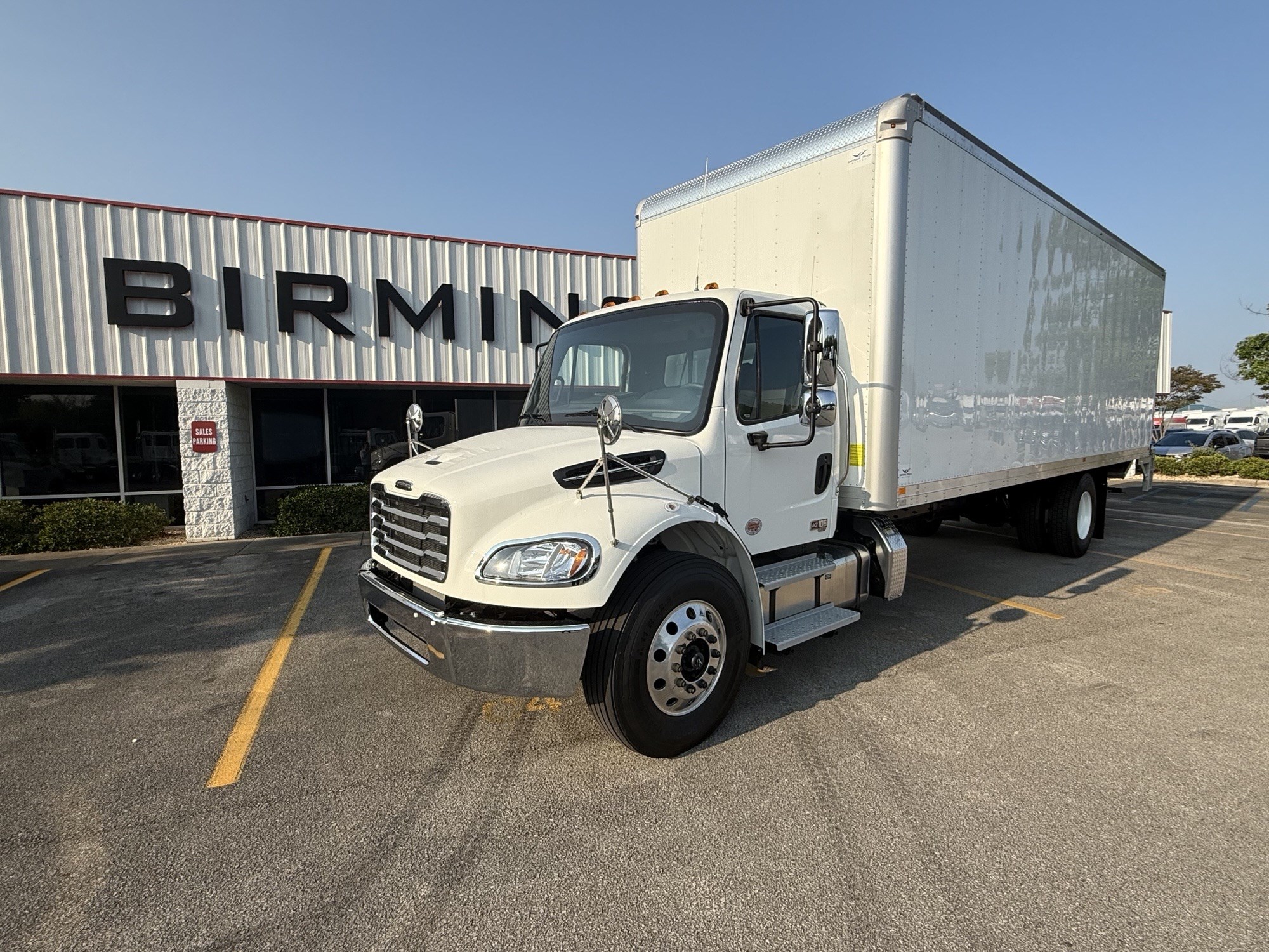 2026 FREIGHTLINER M2106