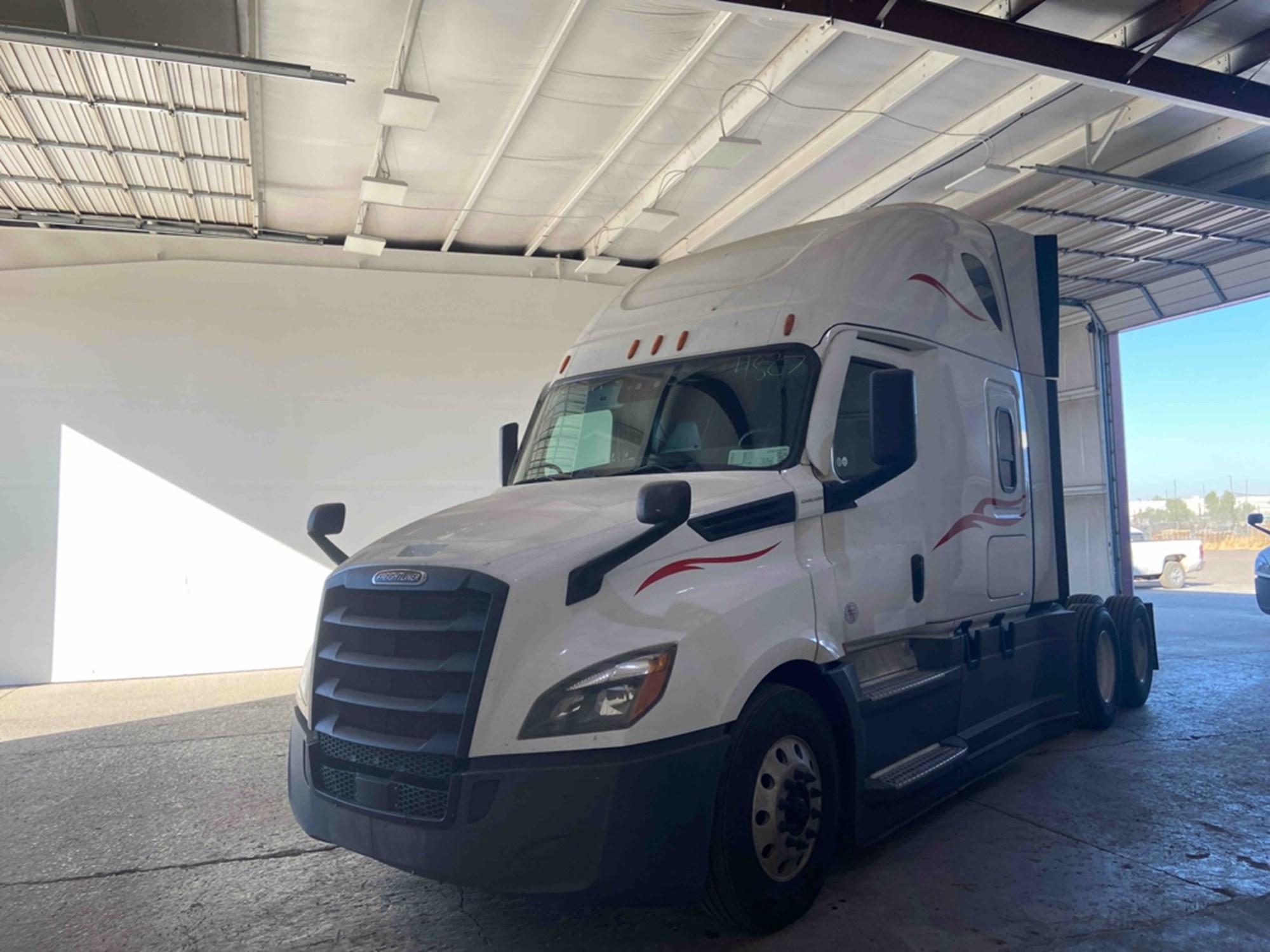 2021 FREIGHTLINER CA126SLP