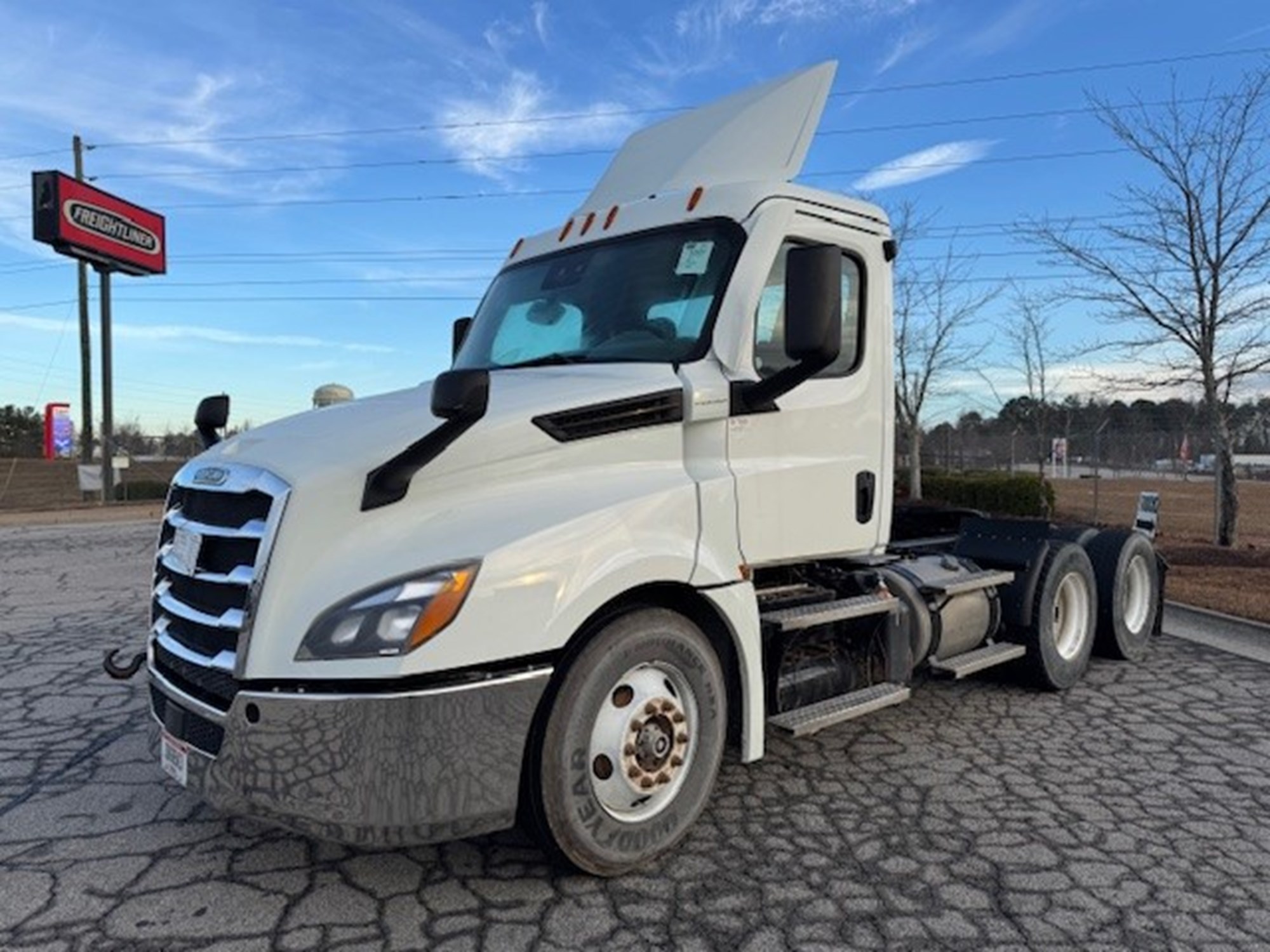 2021 FREIGHTLINER CA126DC