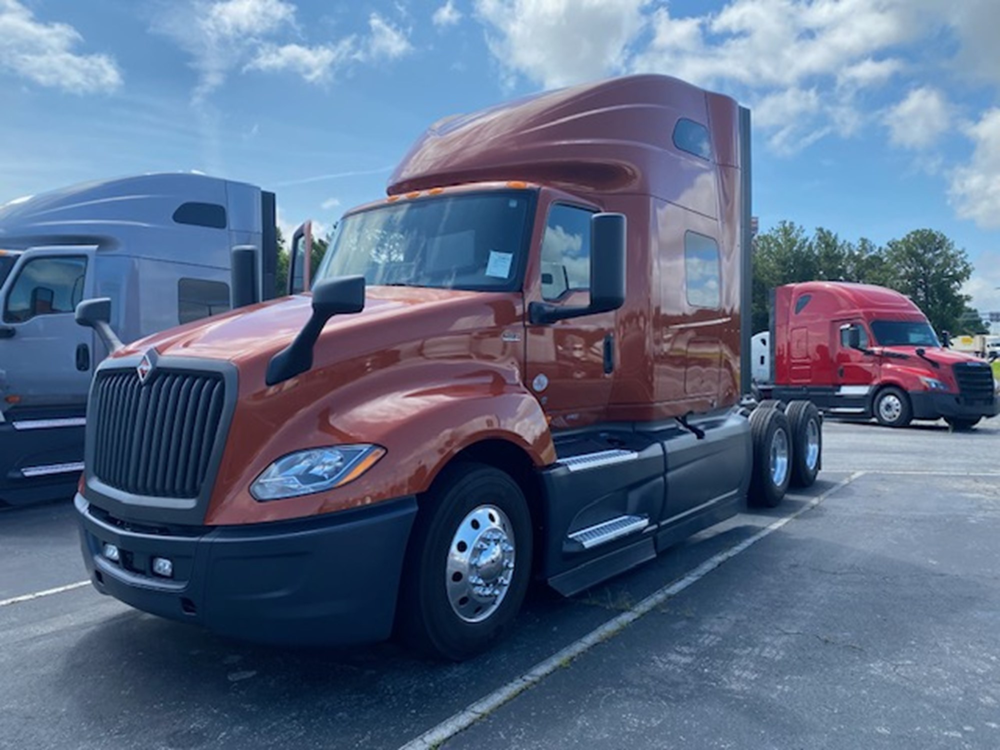 2022 International LT625