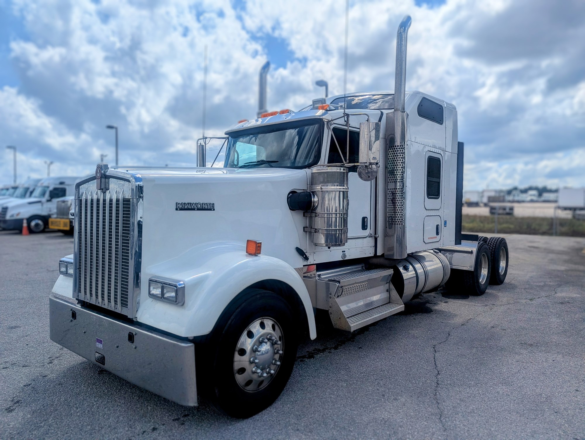 2022 Kenworth W900